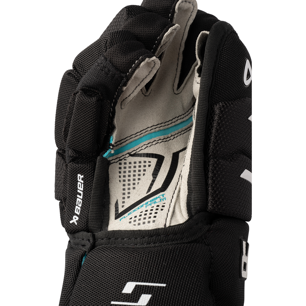 1067177__black-white_ bauer_supreme-fuse-yth-1